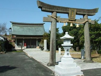 三柱神社 1 e4b889e69fb1e7a59ee7a4be